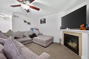 215 W Cortland Center Rd, Cortland, IL 60112 - Photo 4
