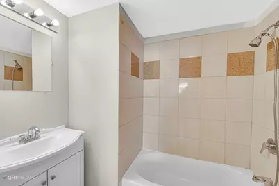 2316 W Rosemont Avenue #3, Chicago, IL 60659 - Photo 8