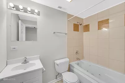 2316 W Rosemont Avenue #3, Chicago, IL 60659 - Photo 16