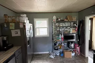 221 N Crossley St, Melvin, IL 60952 - Photo 10