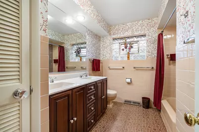 8446 Avers Avenue, Skokie, IL 60076 - Photo 18
