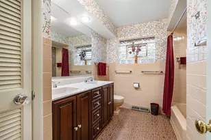 8446 Avers Ave, Skokie, IL 60076 - Photo 18