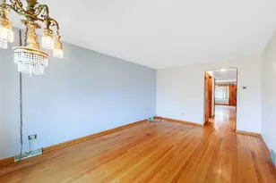 5530 S Merrimac Ave, Chicago, IL 60638 - Photo 2