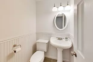 100 Kenilworth Ave, Elk Grove Village, IL 60007 - Photo 12