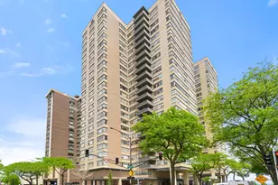 6301 N Sheridan Rd, Chicago, IL 60660 - Photo 1