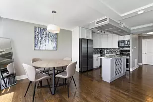 6301 N Sheridan Rd, Chicago, IL 60660 - Photo 10