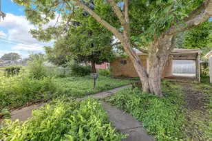 2332 Florence St, Blue Island, IL 60406 - Photo 4