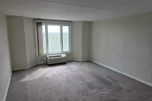1 Renaissance Pl, Palatine, IL 60067 - Photo 8