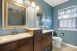 225 Parkside Ln, Oswego, IL 60543 - Photo 26