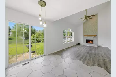 225 Parkside Lane, Oswego, IL 60543 - Photo 14