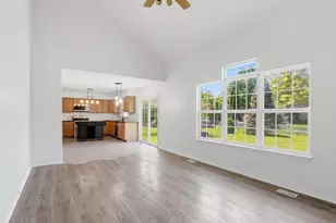 225 Parkside Ln, Oswego, IL 60543 - Photo 16