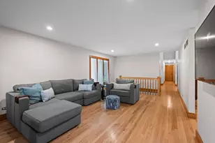 23W212 Blackcherry Ln, Glen Ellyn, IL 60137 - Photo 6