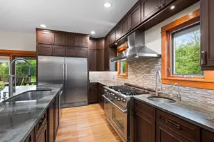 23W212 Blackcherry Ln, Glen Ellyn, IL 60137 - Photo 16