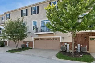 15 Margaret Dr, Schaumburg, IL 60194 - Photo 2