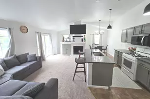 769 Hobart Dr, South Elgin, IL 60177 - Photo 2