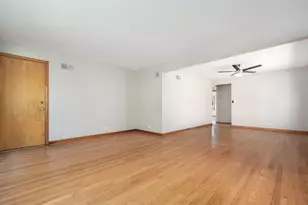6038 N Austin Ave, Chicago, IL 60646 - Photo 8