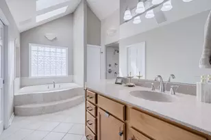 21W768 McCarron Rd, Glen Ellyn, IL 60137 - Photo 26