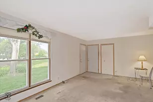 2615 Oakshire Ct, Aurora, IL 60502 - Photo 8