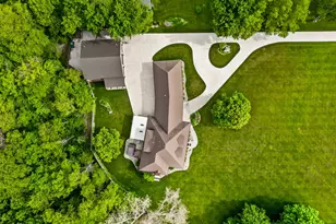 606 Harvey Rd, Downs, IL 61736 - Photo 16