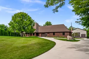 606 Harvey Rd, Downs, IL 61736 - Photo 10