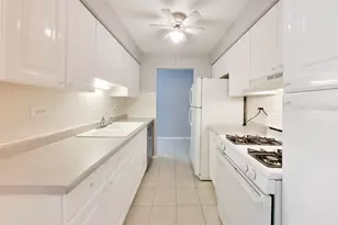 [Address not provided], Glen Ellyn, IL 60137 - Photo 8