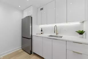 100 E Walton St, Chicago, IL 60611 - Photo 6
