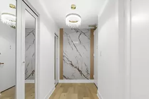 100 E Walton St, Chicago, IL 60611 - Photo 2