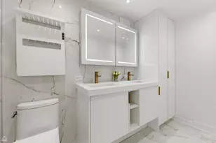 100 E Walton St, Chicago, IL 60611 - Photo 16