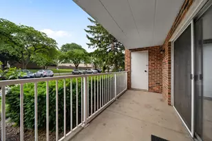 1102 Westover Ln, Schaumburg, IL 60193 - Photo 10