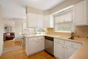 1110 E Dogwood Ln, Mount Prospect, IL 60056 - Photo 10