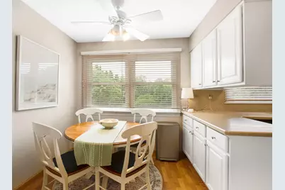 1110 E Dogwood Lane, Mount Prospect, IL 60056 - Photo 6