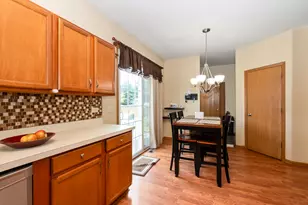 6301 Southridge Dr, Plainfield, IL 60586 - Photo 6
