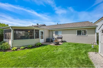 575 Rodenburg Road, Roselle, IL 60172 - Photo 4