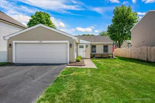 575 Rodenburg Rd, Roselle, IL 60172 - Photo 1