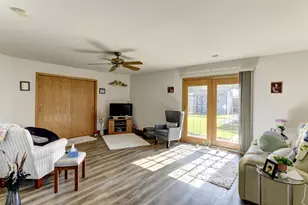 17927 Wildwood Ave, Lansing, IL 60438 - Photo 6