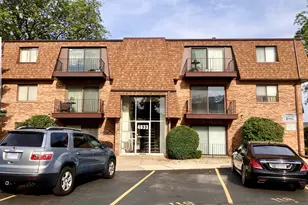 4833 W 109th St, Oak Lawn, IL 60453 - Photo 1