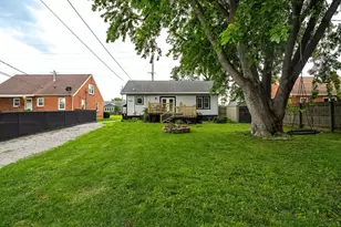 307 W Cleveland St, Heyworth, IL 61745 - Photo 28