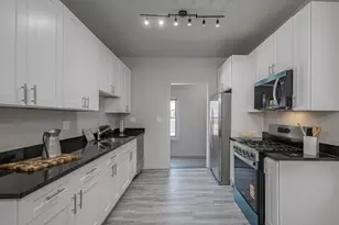 5901 S Indiana Ave, Chicago, IL 60637 - Photo 12