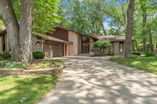 18039 Whitman Ln, Lansing, IL 60438 - Photo 1