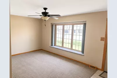 22548 Lakeshore Drive, Richton Park, IL 60471 - Photo 4
