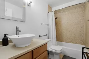 2170 N Lincoln Ave, Chicago, IL 60614 - Photo 32