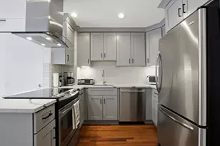 2170 N Lincoln Ave, Chicago, IL 60614 - Photo 8