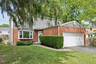 1699 Harding Rd, Northfield, IL 60093 - Photo 1