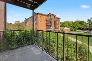 1227 S Old Wilke Rd, Arlington Heights, IL 60005 - Photo 18
