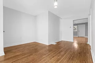 2228 S Wood St, Chicago, IL 60608 - Photo 4