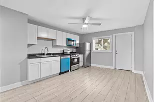 2228 S Wood St, Chicago, IL 60608 - Photo 6