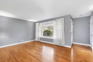 629 N Wren Ave, Palatine, IL 60067 - Photo 8