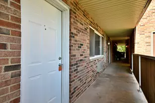 600 S York St, Elmhurst, IL 60126 - Photo 6