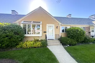 79 Garden Dr, Montgomery, IL 60538 - Photo 1