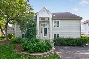 352 New Haven Dr, Cary, IL 60013 - Photo 2